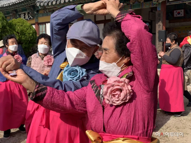 장기권역 삼세판 끽다거산골커뮤니티 어르신들의 문화적 활동사