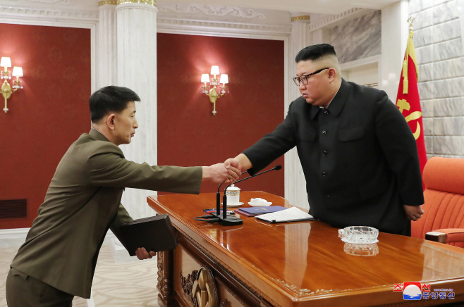 북한 해군사령관에 김성길·공군사령관에 김충일 임명