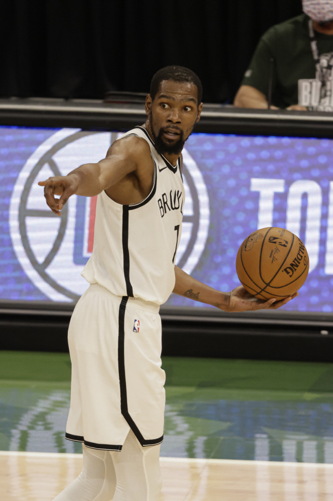 Nets Bucks Basketball <YONHAP NO-3899> (AP)