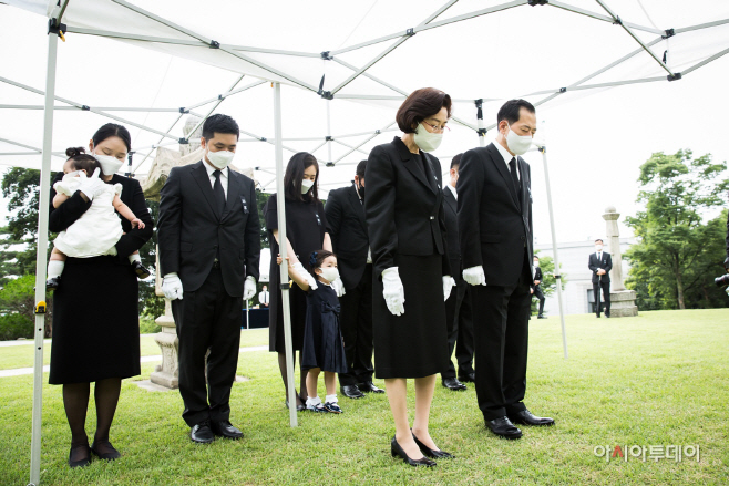[빙그레]김호연 회장_백범 서거 72주기 묘소 참배