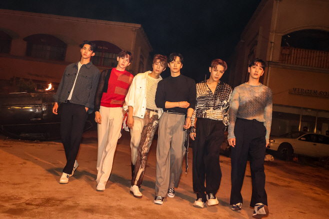 2PM 해야 해 뮤비 비하인드 단체 이미지