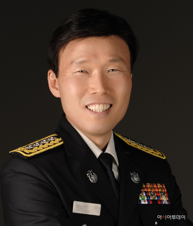 제23대 밀양소방서장 소방정 윤영찬