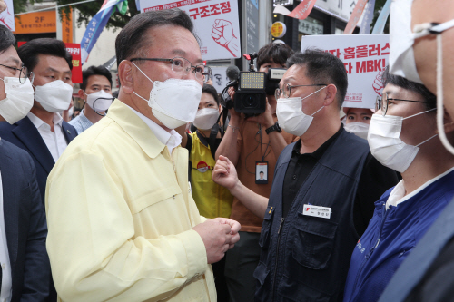 민주노총에 주말 집회 자제 요청하는 김부겸 총리