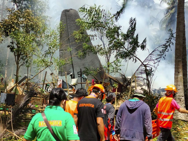 Philippines Military Plance Crash <YONHAP NO-2384> (AP)