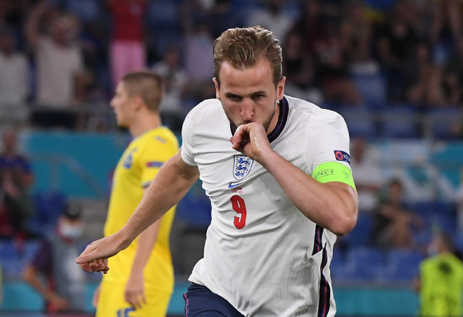 SOCCER-EURO-UKR-ENG/REPORT (Pool via REUTERS)