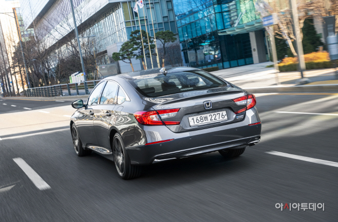 혼다 어코드 하이브리드_11