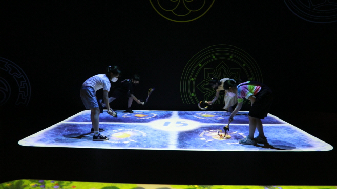 경주엑스포대공원이 10일 얼리버드 오픈한 전통놀이 체험공간 '