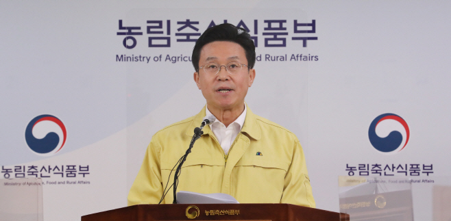 아재욱