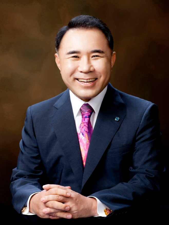 윤홍근