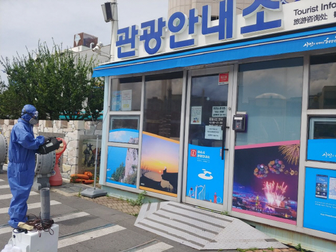 휴가철 관광객도 ‘이동 멈춤 !’…극성수기 34% 감소