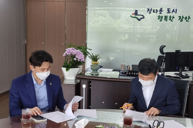 황대호 의원, 왕철호 장안구청장과 지역현안 정담회 진행