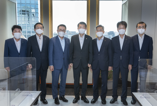 금융위_210810_금융권 민생지원 및 일자리창출 점검 간담회_027