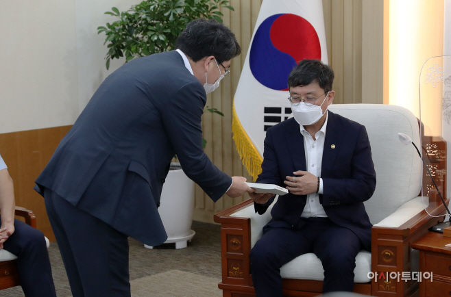 맹정호 서산시장, 기재부에 “가로림만 해양정원·충남공항건설