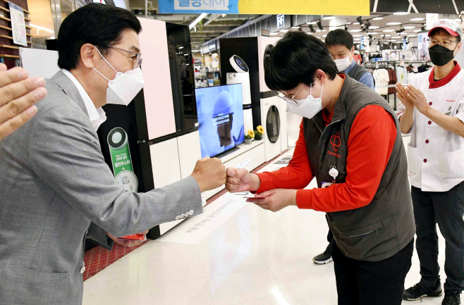 홈플러스_이제훈 사장 취임 후 첫 투자는 '사람'