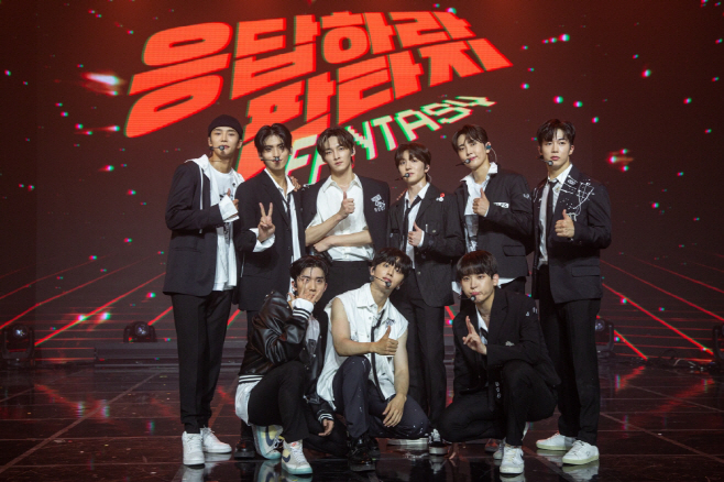 SF9