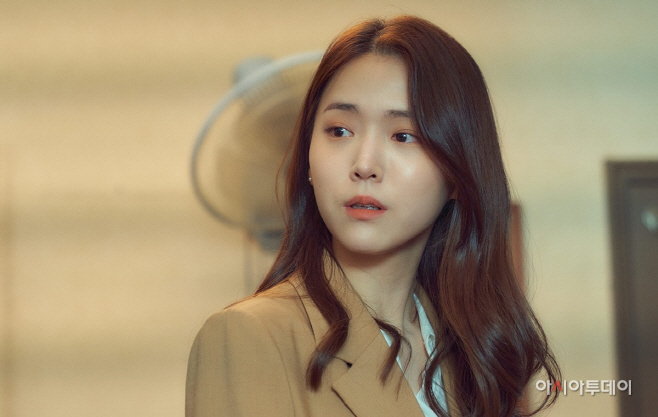 김지은