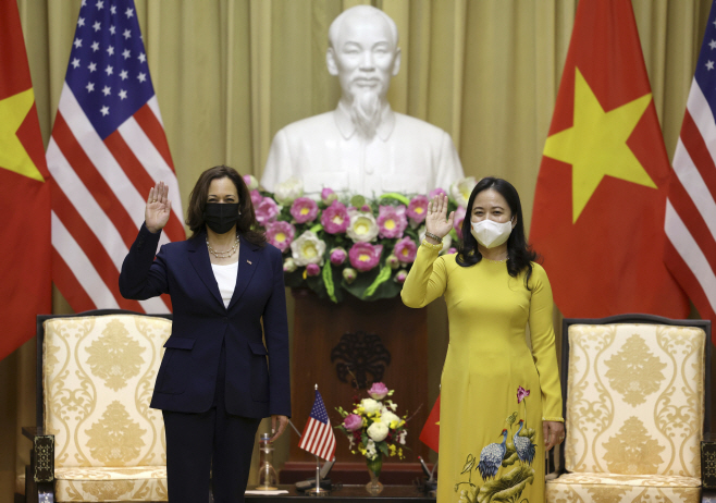 Vietnam Harris <YONHAP NO-2630> (AP)