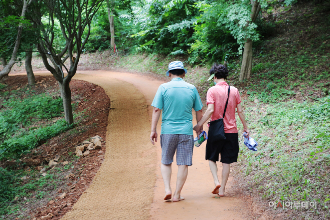서산시, 포스트 코로나 시대에 각광 받는 부춘산 황톳길