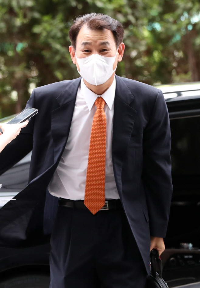 첫 출근하는 정은보 신임 금감원장<YONHAP NO-2552>