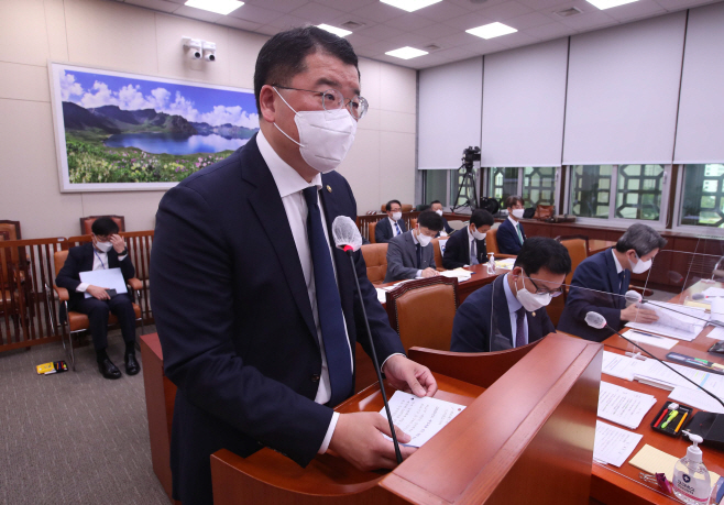 결산안 제안설명하는 최종건 외교부 1차관