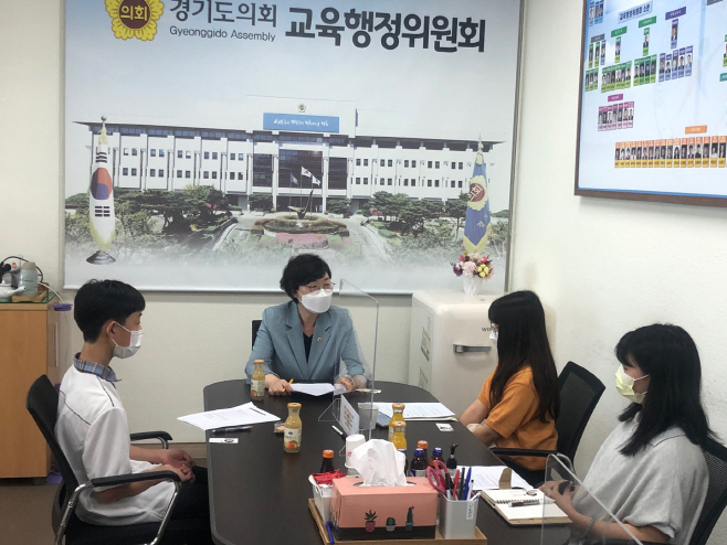 박옥분 의원, 경기꿈의학교 학생기자들과 인터뷰