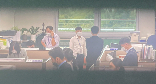 공수처, 고발사주 의혹 김웅 의원실 압수수색<YONHAP NO-3412>