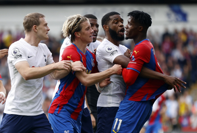 SOCCER-ENGLAND-C... <via Reuters)