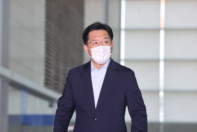 북핵대표협의 위해 출국하는 노규덕 본부장