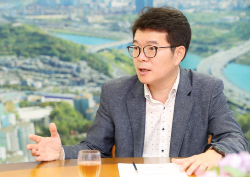 인터뷰 사진 (1)