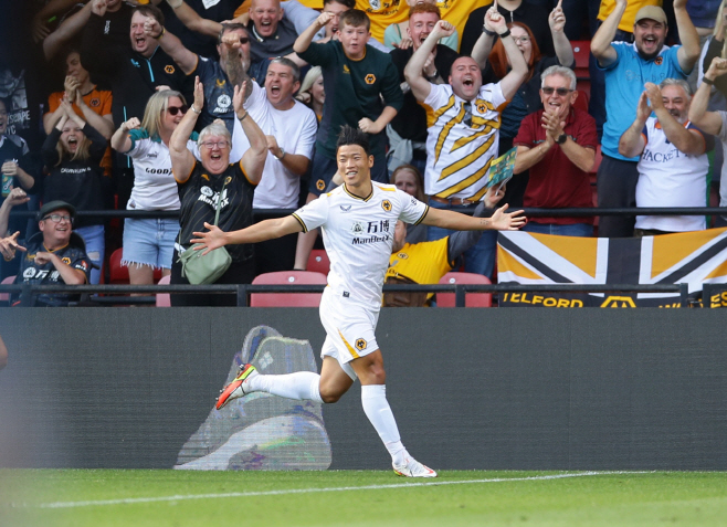SOCCER-ENGLAND-WAT-WLV/REPORT <YONHAP NO-0631> (REUTERS)