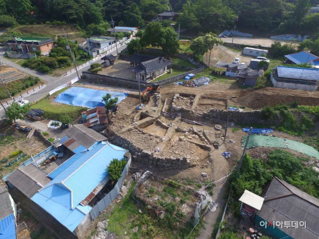 결성읍성 동문지 전경)