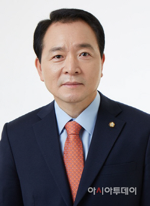 성일종 의원, “군병원, 2003년식 의무 장비로 장병 치료해”
