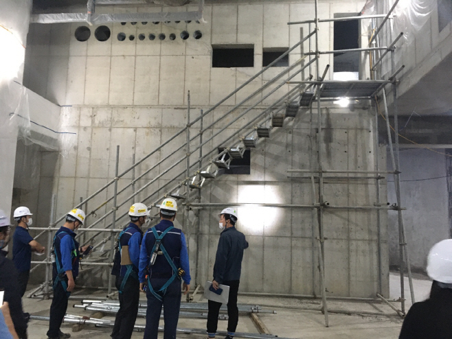 F26A7F77-7E00-497D-A04C-A304ACFF030B