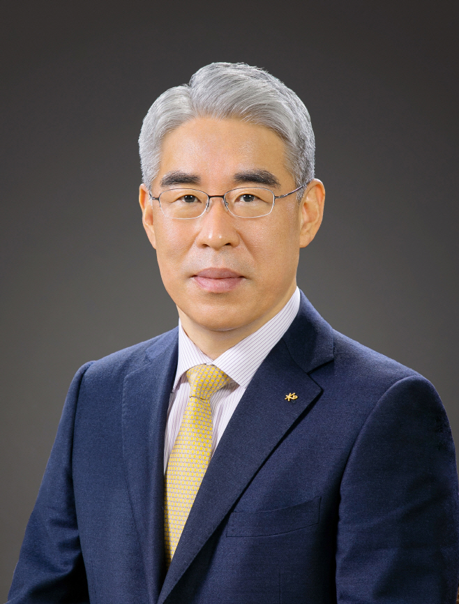 KB손해보험_김기환 대표이사 증명사진