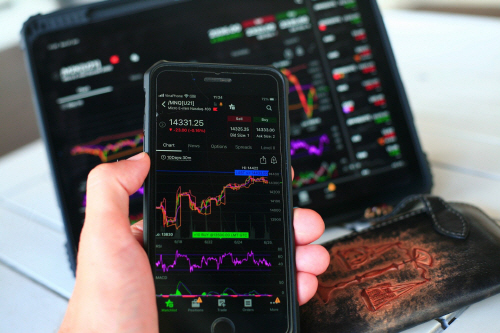 stock-market-6368031_1920