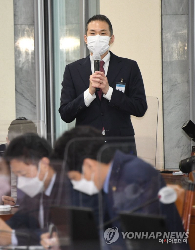 PYH2021100519760001300_P4