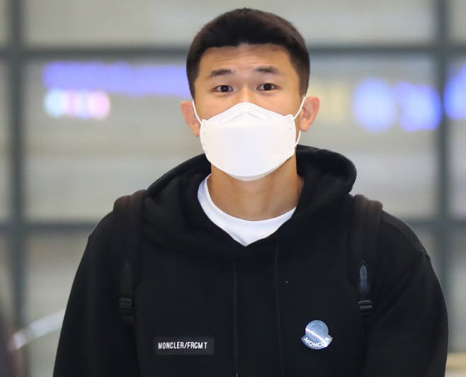 입국하는 김민재<YONHAP NO-3448>
