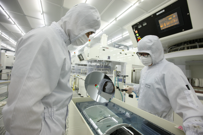 SK실트론 웨이퍼 제품 사진