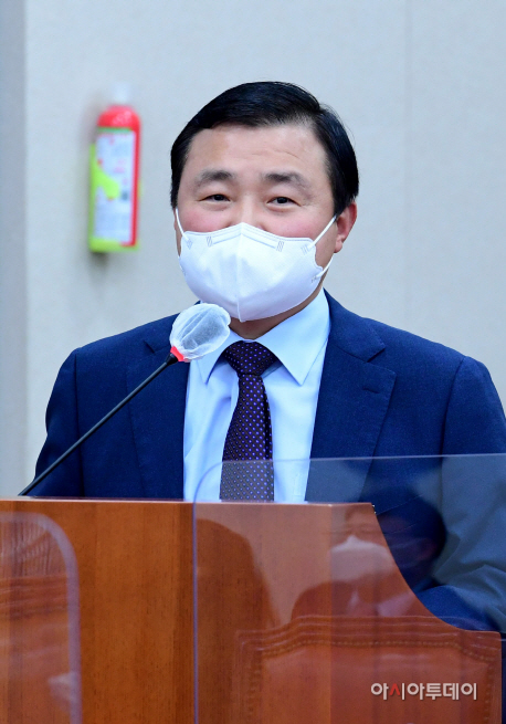 [포토] [2021 국감] 답변하는 노태문 사장
