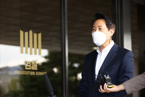 오세훈 서울시장 검찰 조사<YONHAP NO-1813>