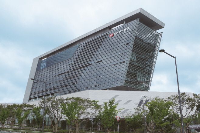 한국동서발전 사진자료) 한국동서발전 본사 사옥 전경