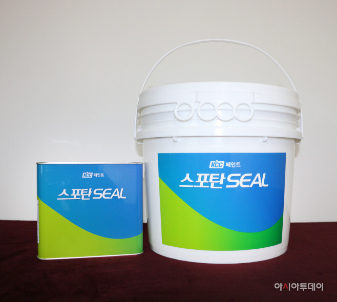 스포탄SEAL 경화제(왼쪽)와 주제