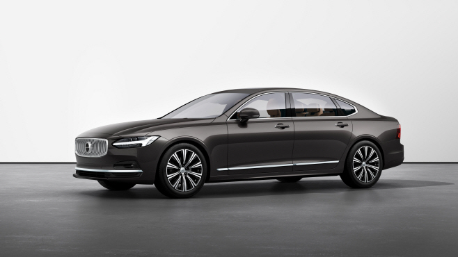 사진자료_볼보자동차 S90 측면