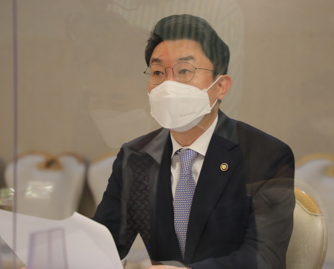 이억원 기재차관
