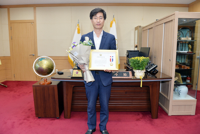 서영배 의원 의정봉사상 수상 1