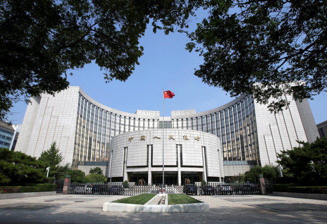 지준율 0.5%포인트 인하한 중국 인민은행