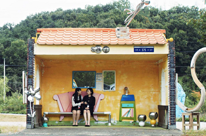 영천시 웹드라마 '작은별마을' 스틸컷 사진(2)-별별미술마을
