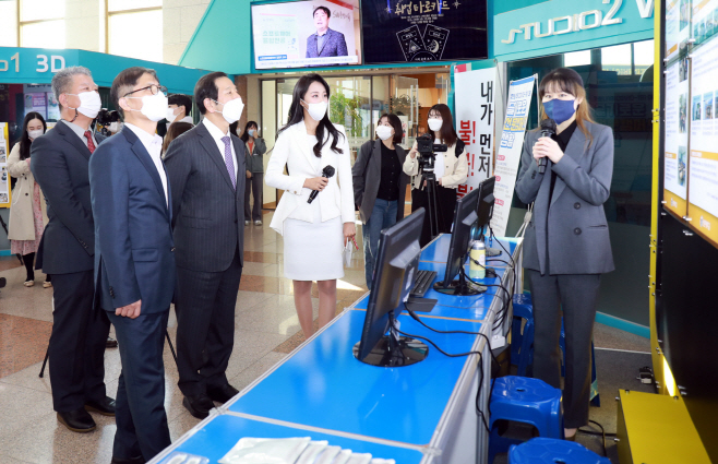 선문대 본관 로비