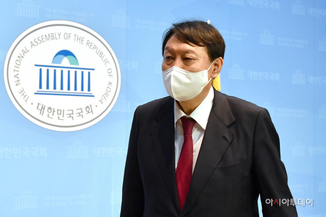 [포토] 대국민 지지 호소 기자회견 마친 윤석열 대선 경선 후보