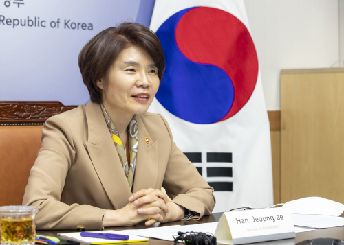 한정애 환경부 장관 황룬치우 중국 생태환경부 장관과 화상회의